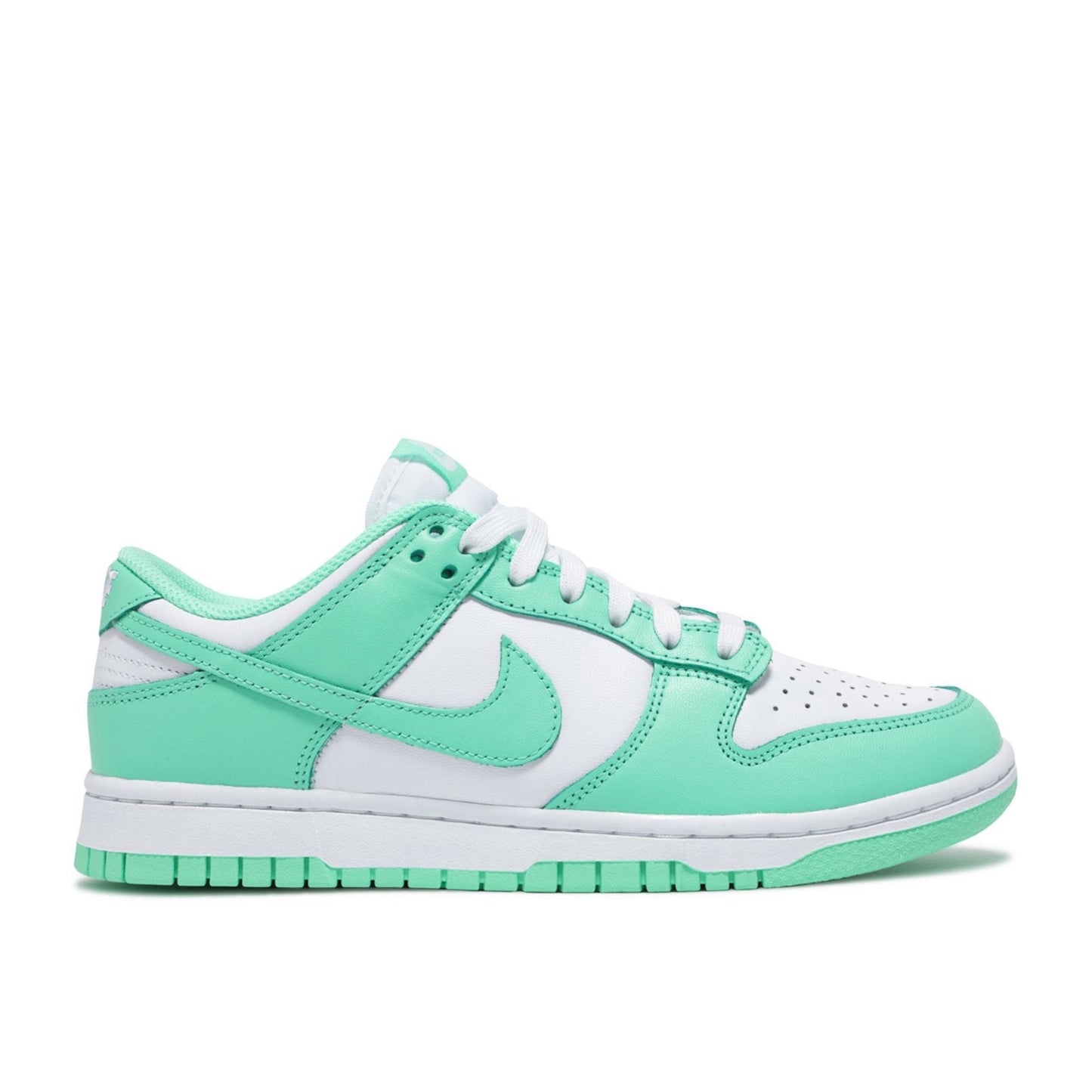 W Nike Dunk Low “Green Glow” (Pre-Owned) Sz 9M / 10.5W