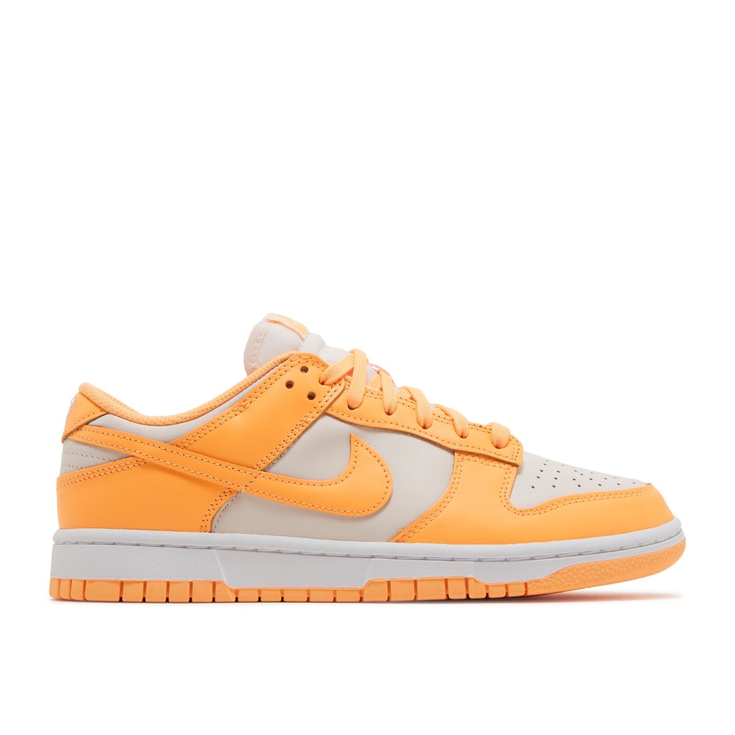 W Nike Dunk Low “Peach Cream”