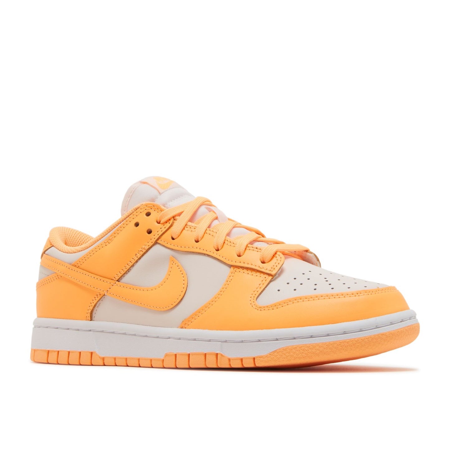 W Nike Dunk Low “Peach Cream”